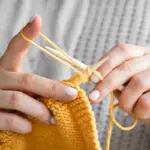 Menghabiskan Hari Hujan dengan Sentuhan Kreatif yang Ringan